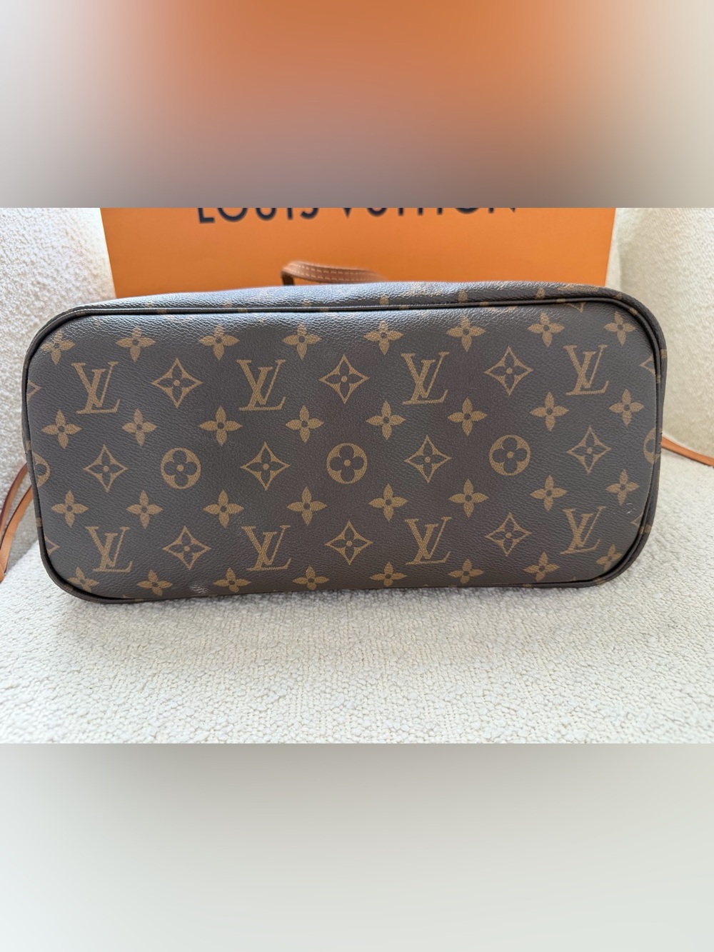 Authentic Louis Vuitton Neverfull MM Monogram Tote - Picture 10 of 14